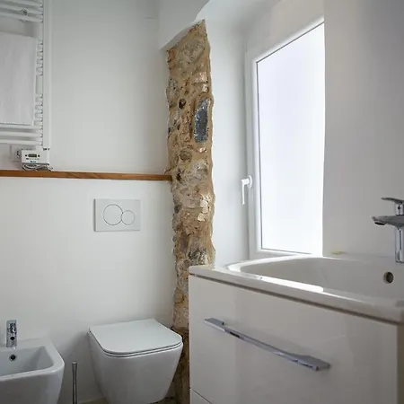 Insapria, Caressa De Mae * Bordighera